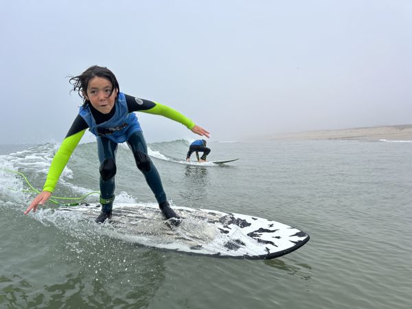 Jeune bodyboardeuse